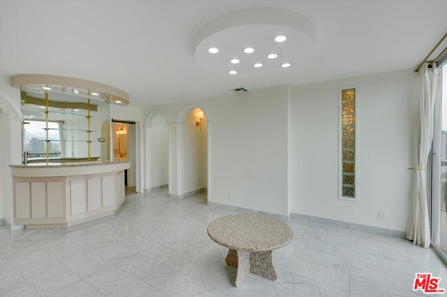 Building Photo - 10747 Wilshire Blvd