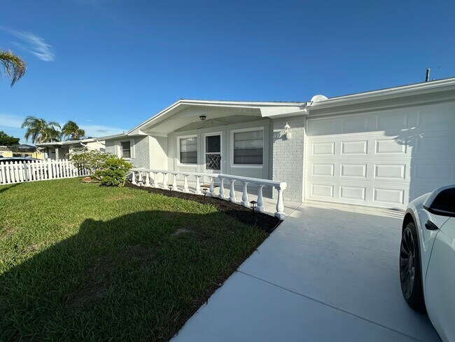 Building Photo - 5202 Overton Dr