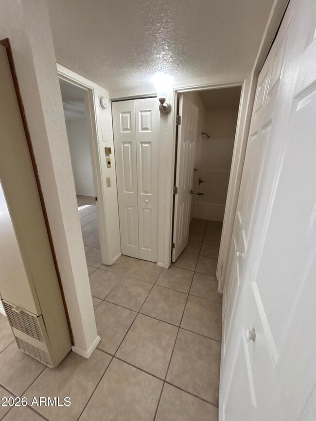 Foto del edificio - 840 S Main St