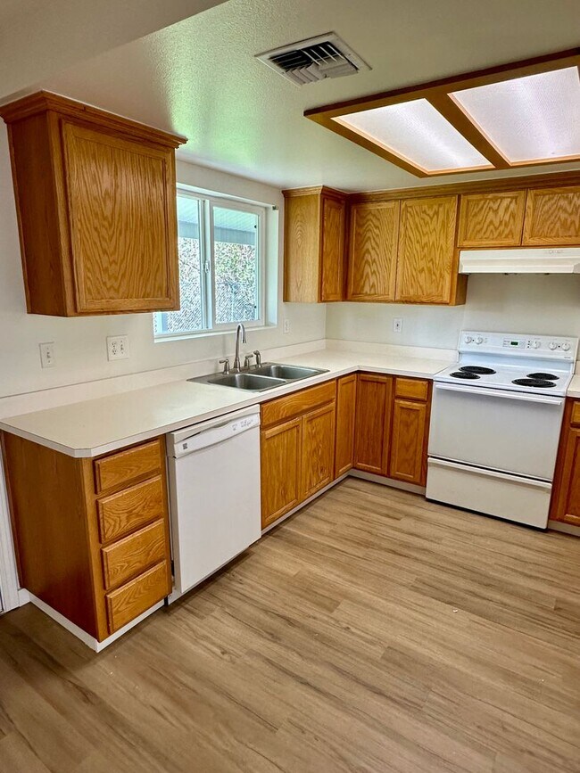 Foto del edificio - 843 Morse Ave SW