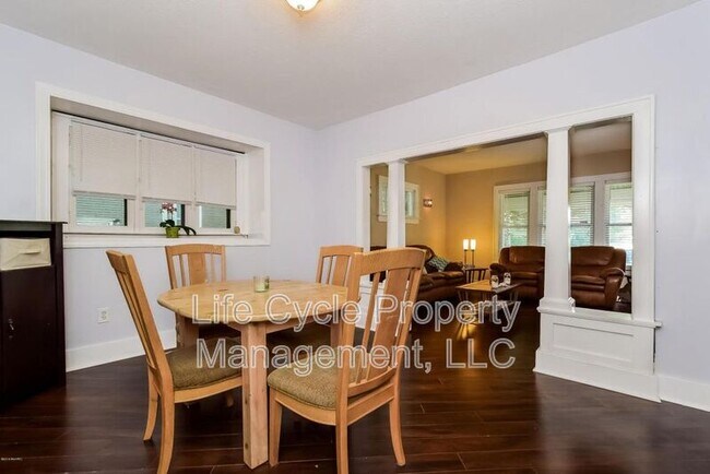 Foto del edificio - 1261 Union Ave NE