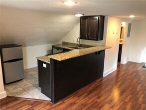 Building Photo - 328 Polk St