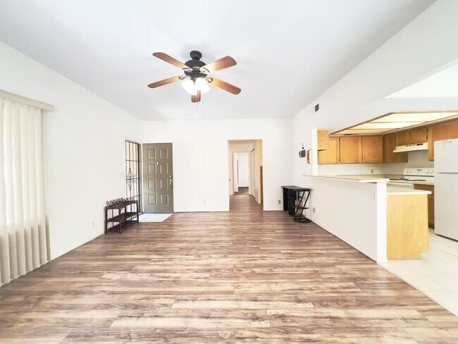 Building Photo - 1855 Plum Ct