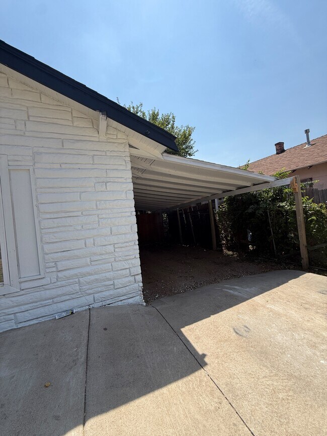 Foto del edificio - 418 SW 32nd St