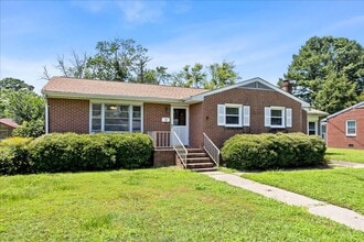 Building Photo - 7 Briar Dr