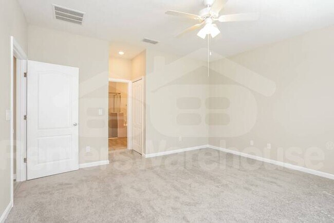 Foto del edificio - Spacious home in a great location!