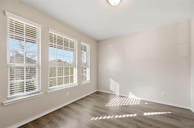 Building Photo - 940 Azure Ln