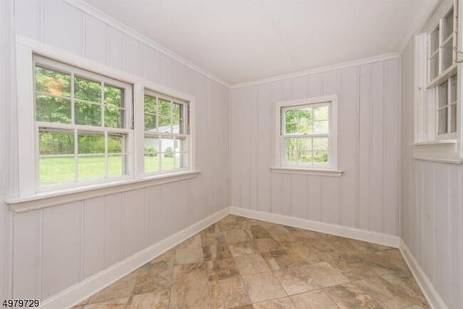 Building Photo - 38 Clover Hill Rd