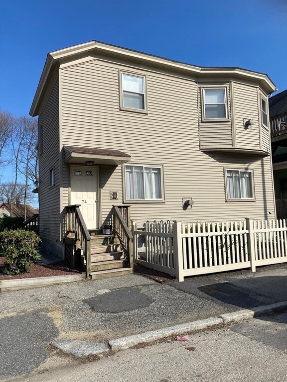 Building Photo - 74 Lakewood St