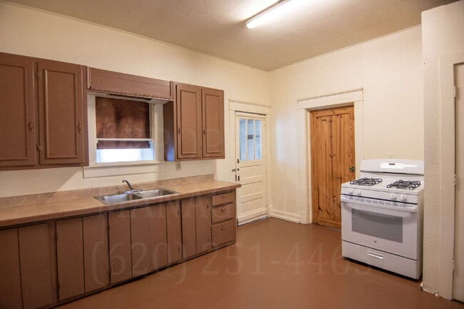 Foto del edificio - 2-Bedroom 1-Bathroom