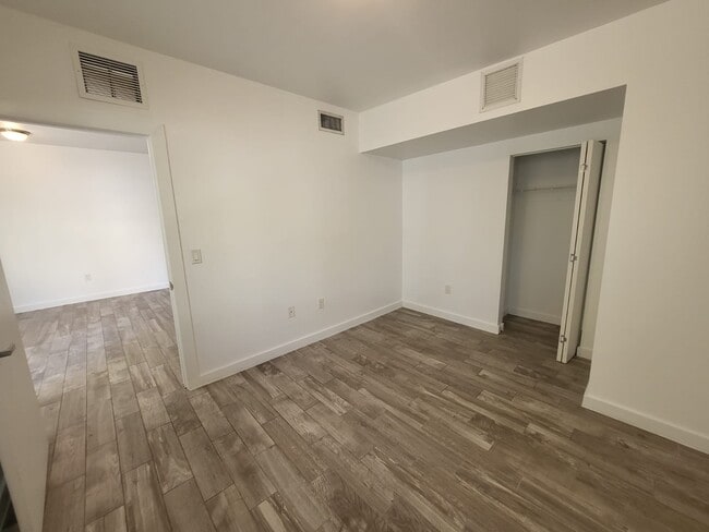 Photo - 551 Michigan Ave (Miami Beach, FL) Apartments