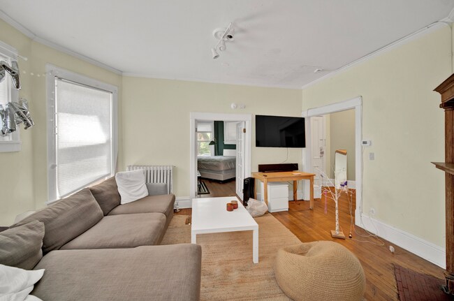 Foto del edificio - 819 Gaffield Pl