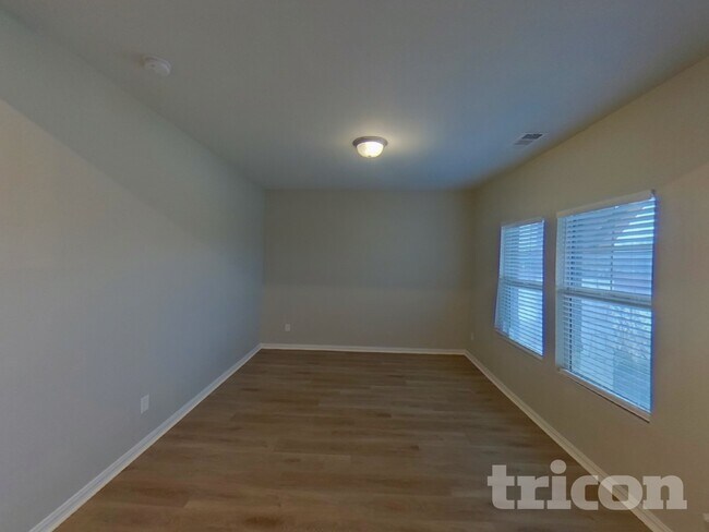 Foto del edificio - 345 Forage Dr