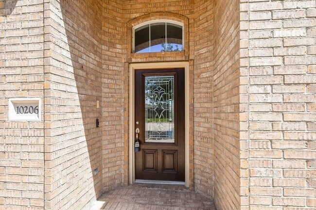 Building Photo - 10206 Hahns Peak Dr