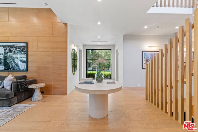 Foto del edificio - 17228 Otsego St