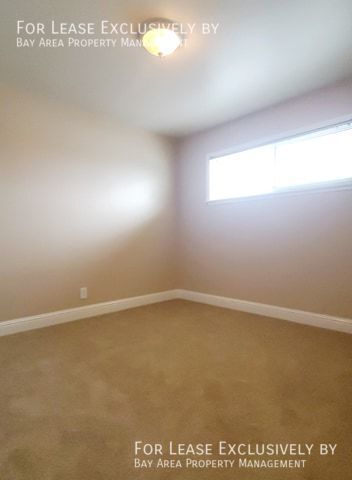 Foto del edificio - Remodeled 2 Bedroom with laundry in unit, ...