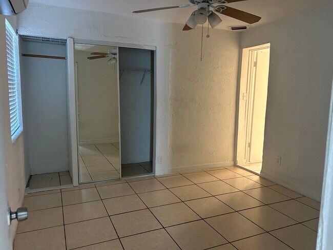 Building Photo - 1281 W 61st Pl