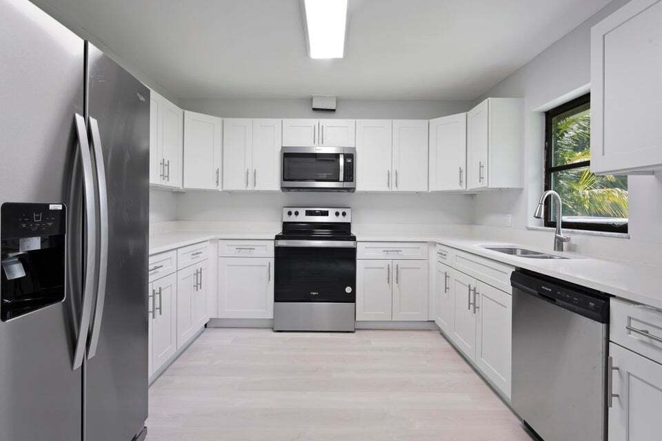 Foto principal - 1201 NW 7th Ct