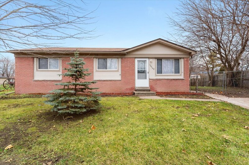 Primary Photo - 16268 Lauren St