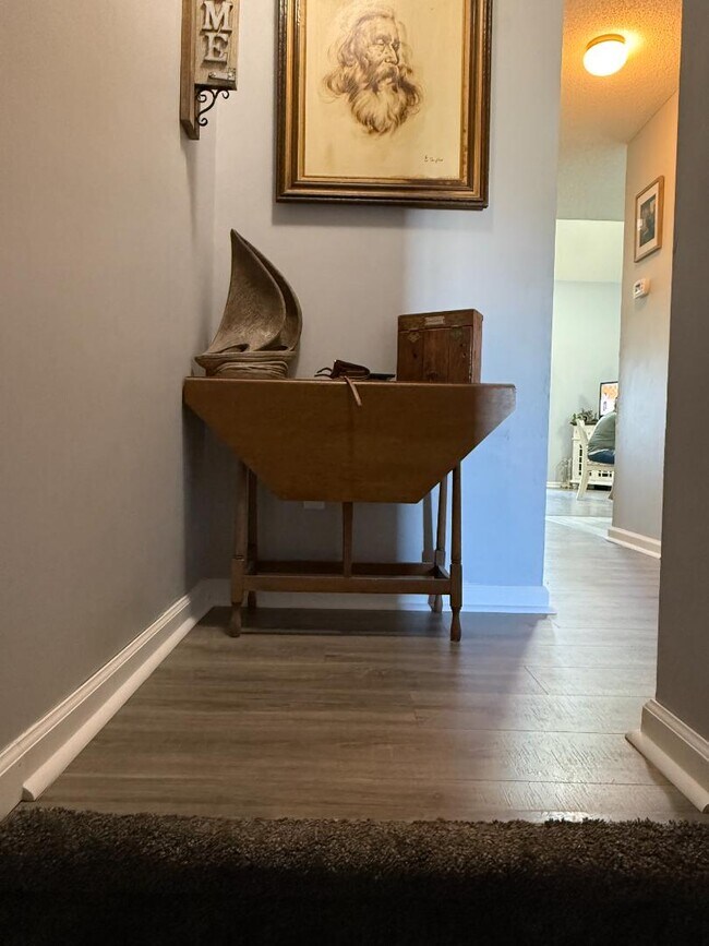 Foto del edificio - 1095 Plantation Dr W