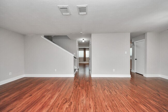 Foto del edificio - 1536 Kew Garden Dr