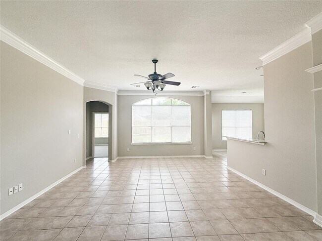 Foto del edificio - 10114 Willow Crossing Dr