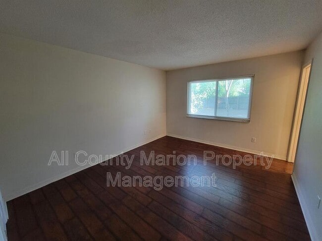 Foto del edificio - 446 Water Rd