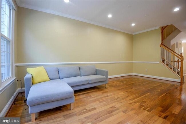 Foto del edificio - 9404 Regency Crest Dr