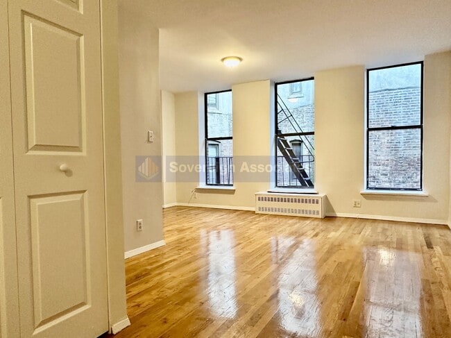 Building Photo - 951 Amsterdam Ave