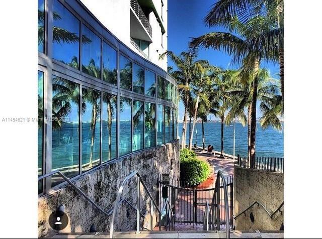 Building Photo - 325 S Biscayne Blvd