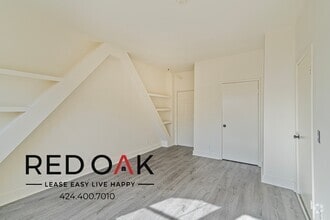 Building Photo - 537 S Kenmore Ave