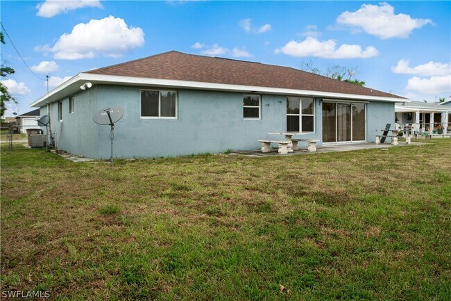 Building Photo - 1020 SE 26th Terrace