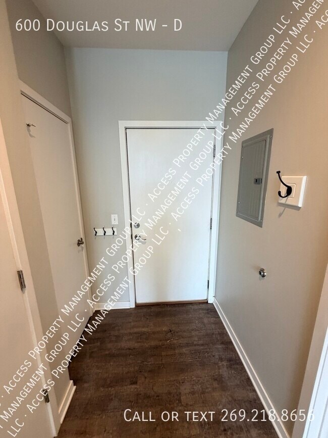 Foto del edificio - 600 Douglas St NW