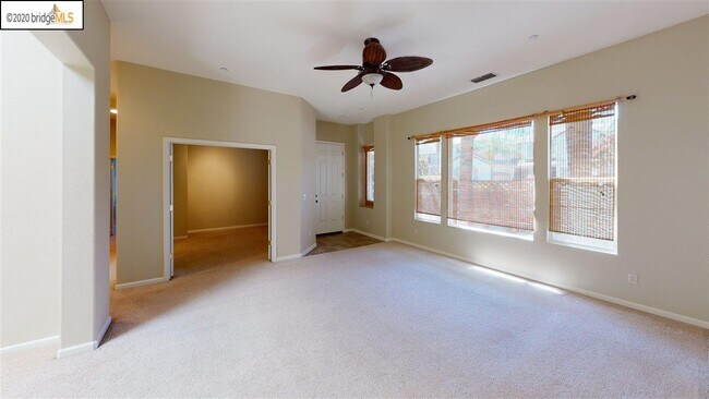 Foto del edificio - 125 Chatsworth Ct