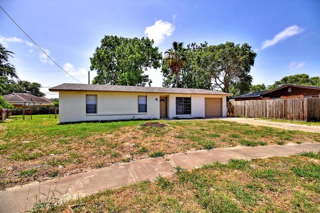 Building Photo - 661 Aristocrat - 4/bedroom 2/bathroom - $1...