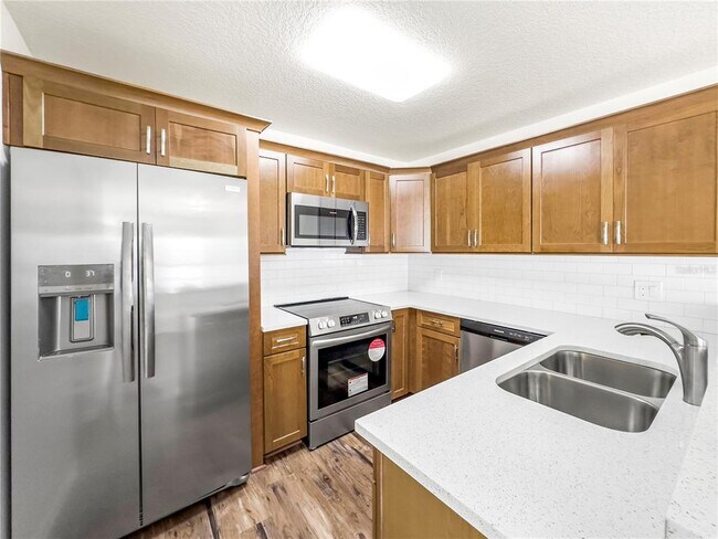 Foto del edificio - 3106 Bloomingdale Villas Ct