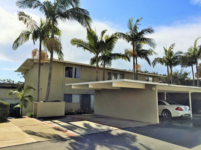 Building Photo - 4300 Shorecrest Ln