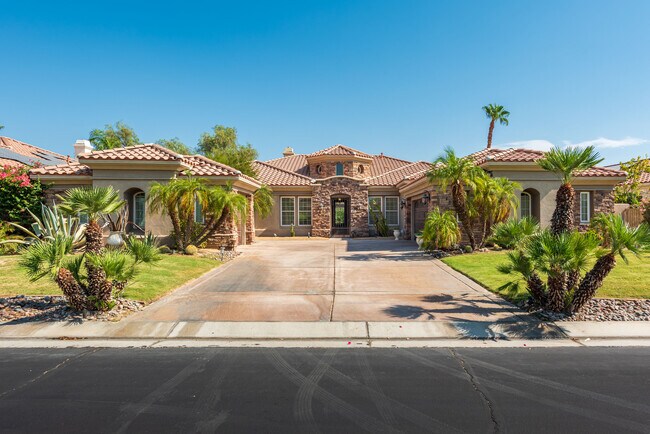 Building Photo - 45 Vista Encantada