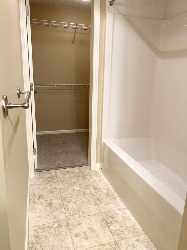 Building Photo - 7536-7536 Topaz Dr