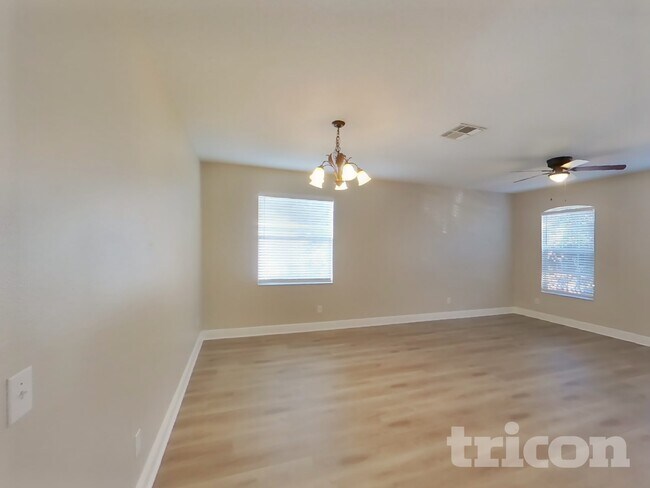 Foto del edificio - 8505 Pinetop Ridge Ln