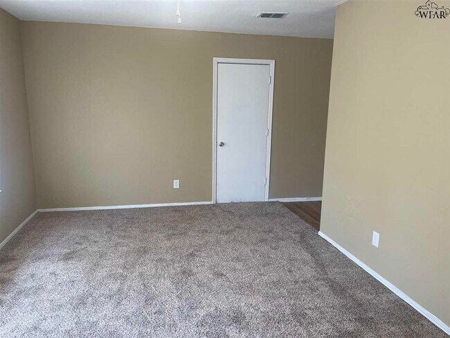 Foto del edificio - 3010 McGaha Ave