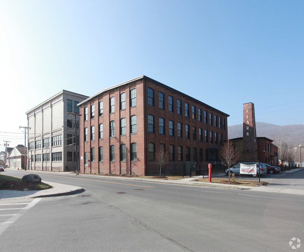 Foto principal - Clark Biscuit Apartments