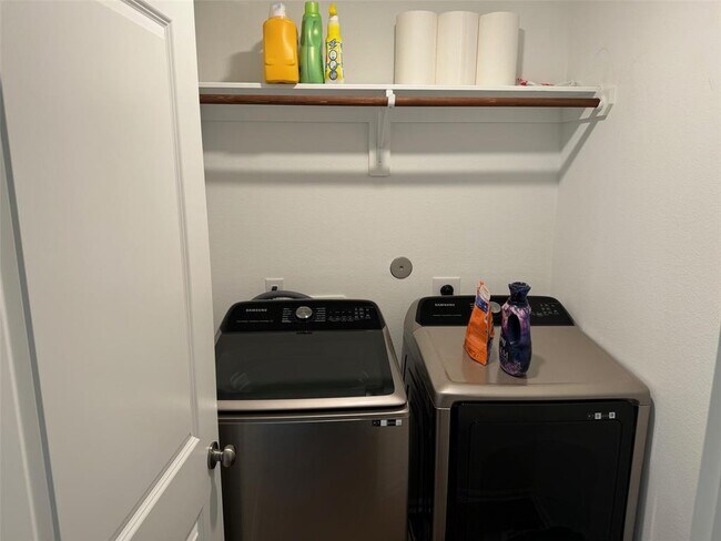 Foto del edificio - 1400 Twilight Grn Dr