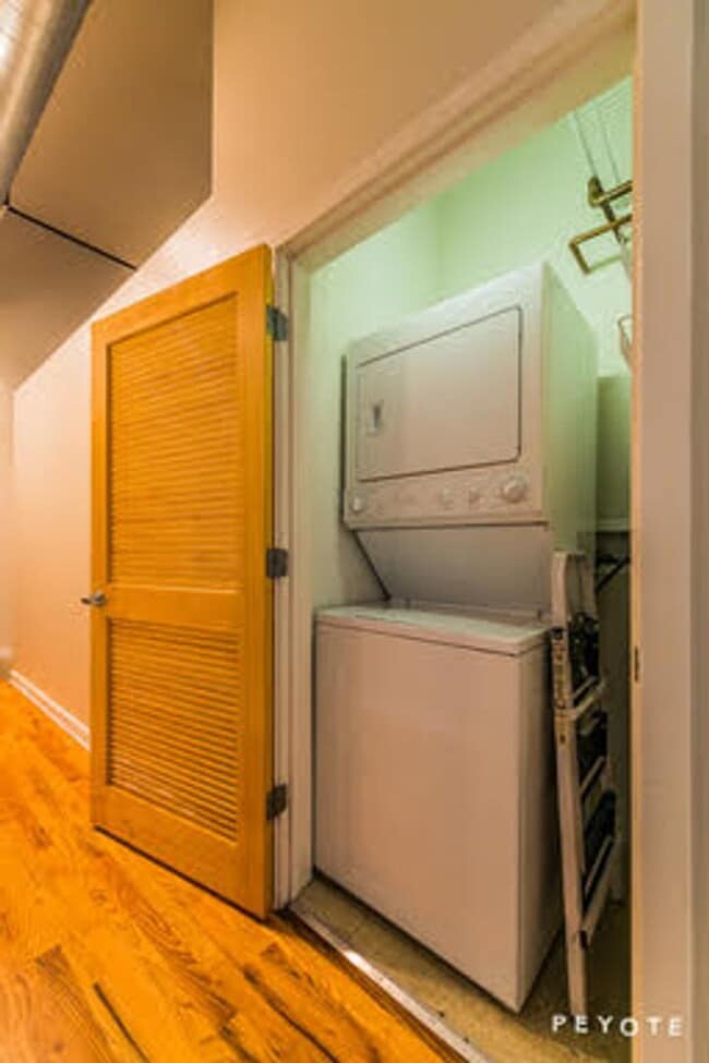 Building Photo - DON'T MISS YOUR CHANCE TO LIVE IN THE CITY...