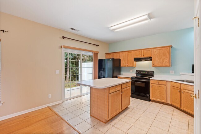Foto del edificio - 3110 Summerfield Ridge Ln