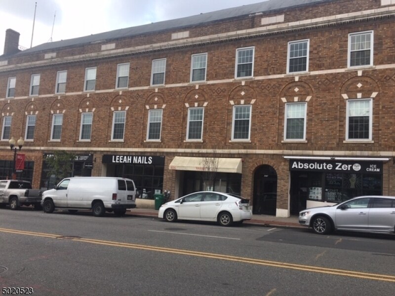 Building Photo - 398-408 Bloomfield Ave