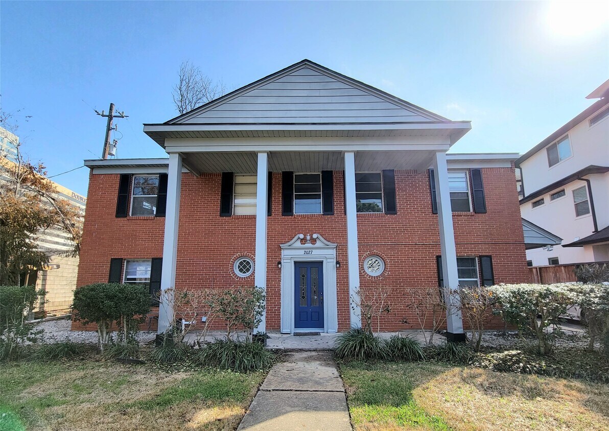 Primary Photo - 2027 Sheridan St