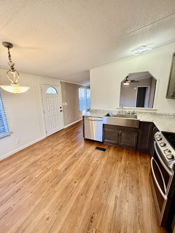 Foto del edificio - 17 Emmy Ln