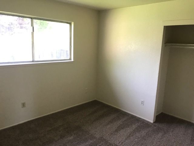 Building Photo - 3747 Lenore Way