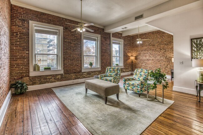 Foto del edificio - 112 E Alamo St